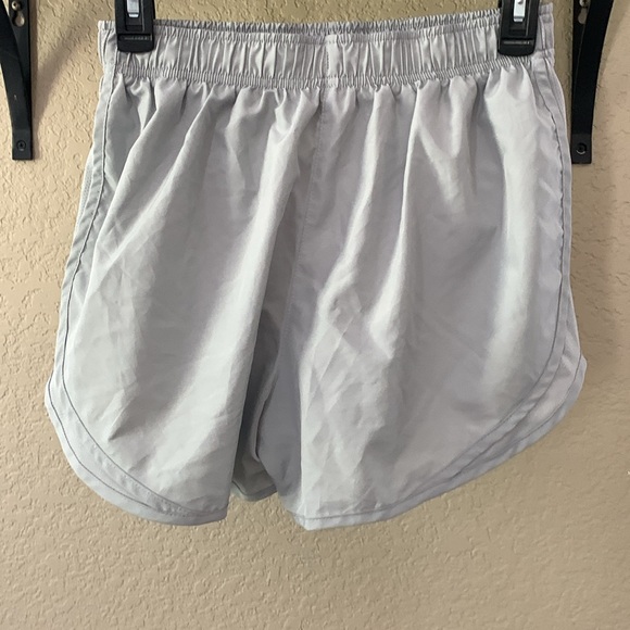 Nike Dri-Fit Grey running shorts - Picture 3 of 7